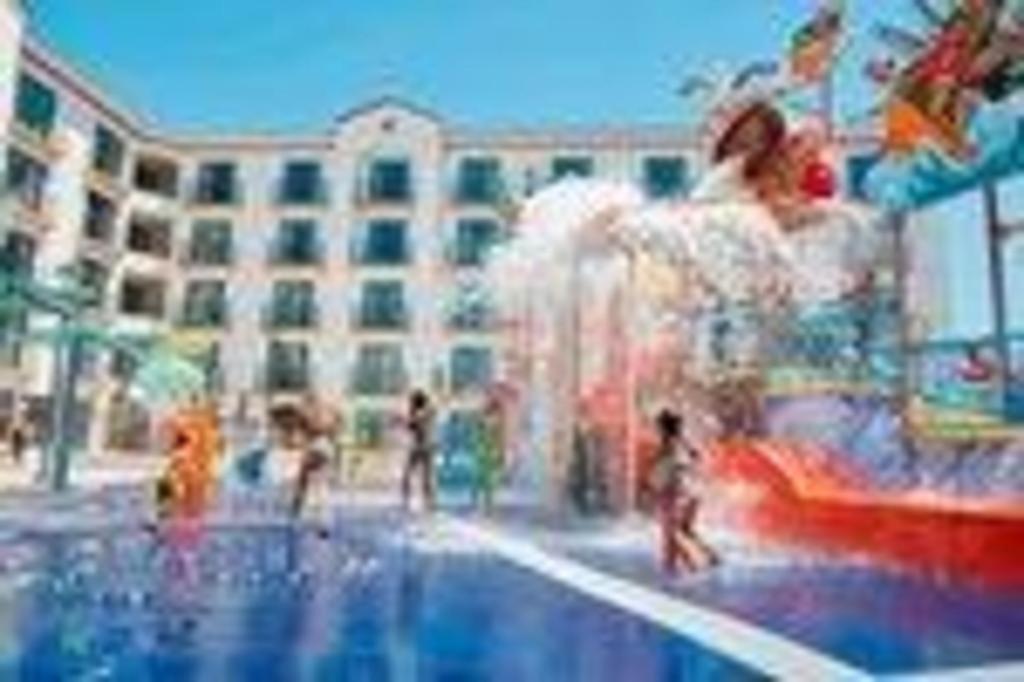 Courtyard Theme Park Entrance 3* Anaheim