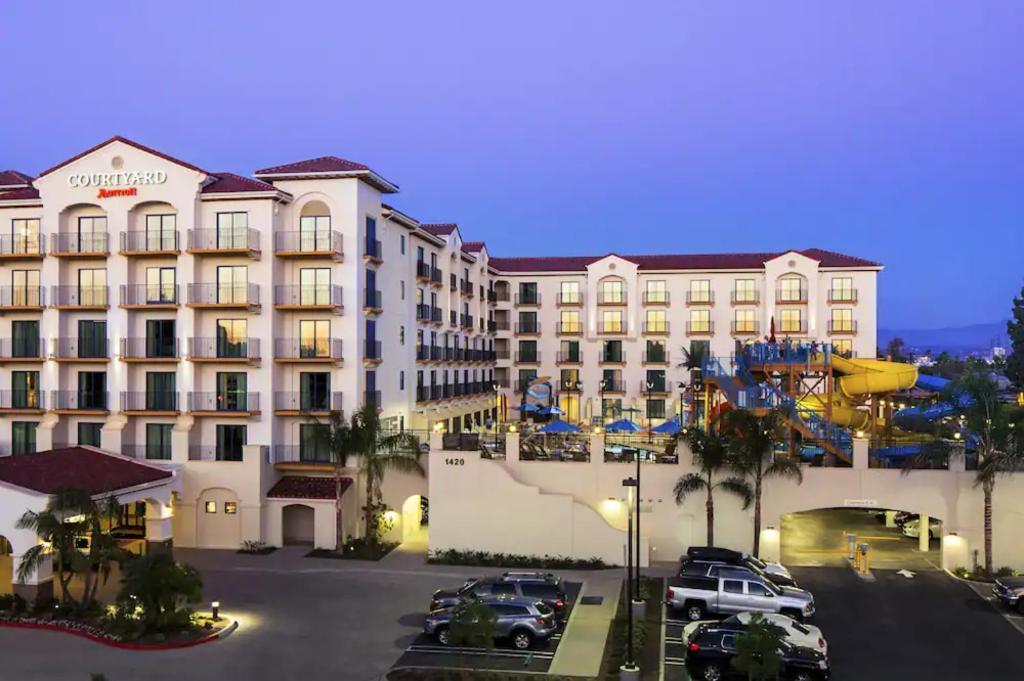 Courtyard Theme Park Entrance Hotel Anaheim