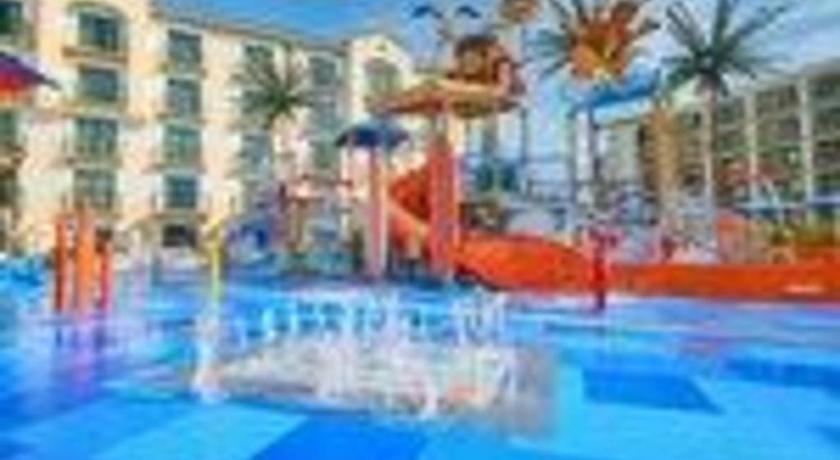 Courtyard Theme Park Entrance Hotel Anaheim