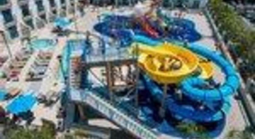 Hotel Courtyard Theme Park Entrance 3*